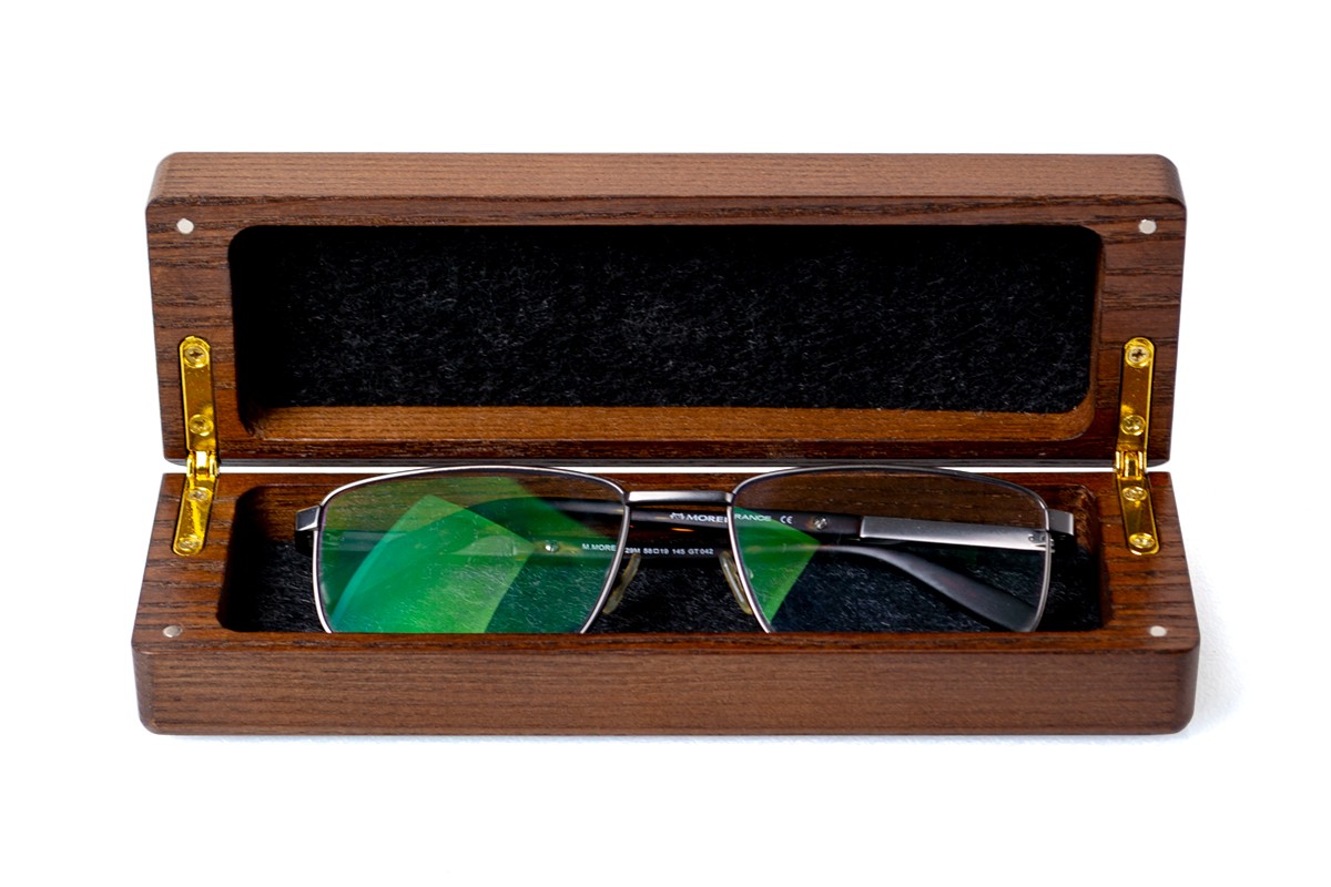 Case for glasses (wood)